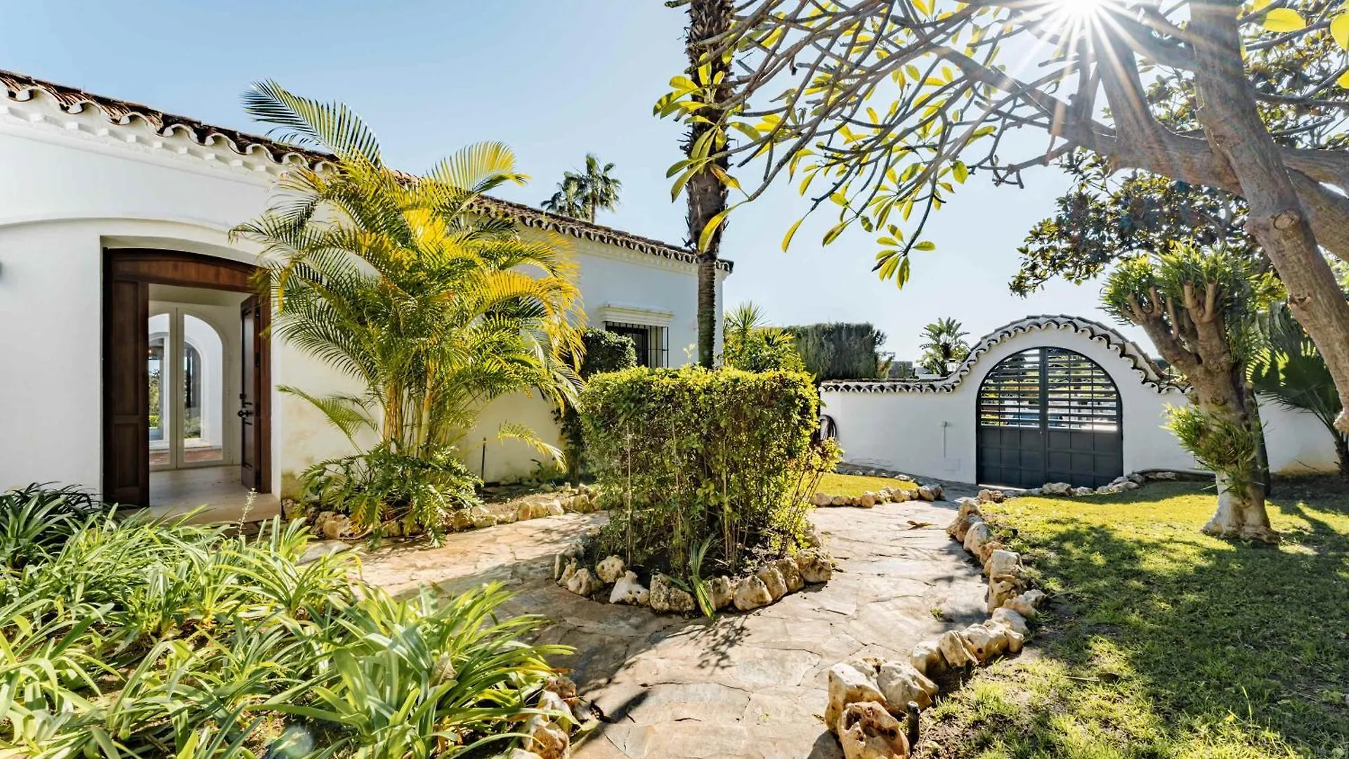 Villa Capricho Front Golf Pool Views Estepona