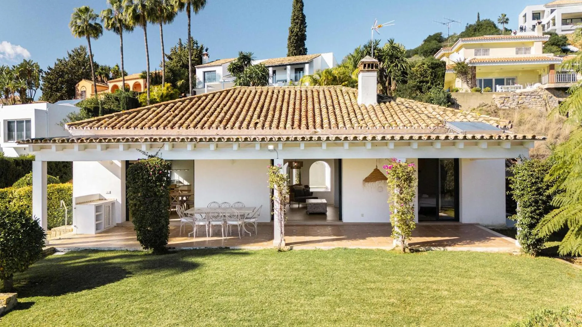 Villa Capricho Front Golf Pool Views Estepona Spain